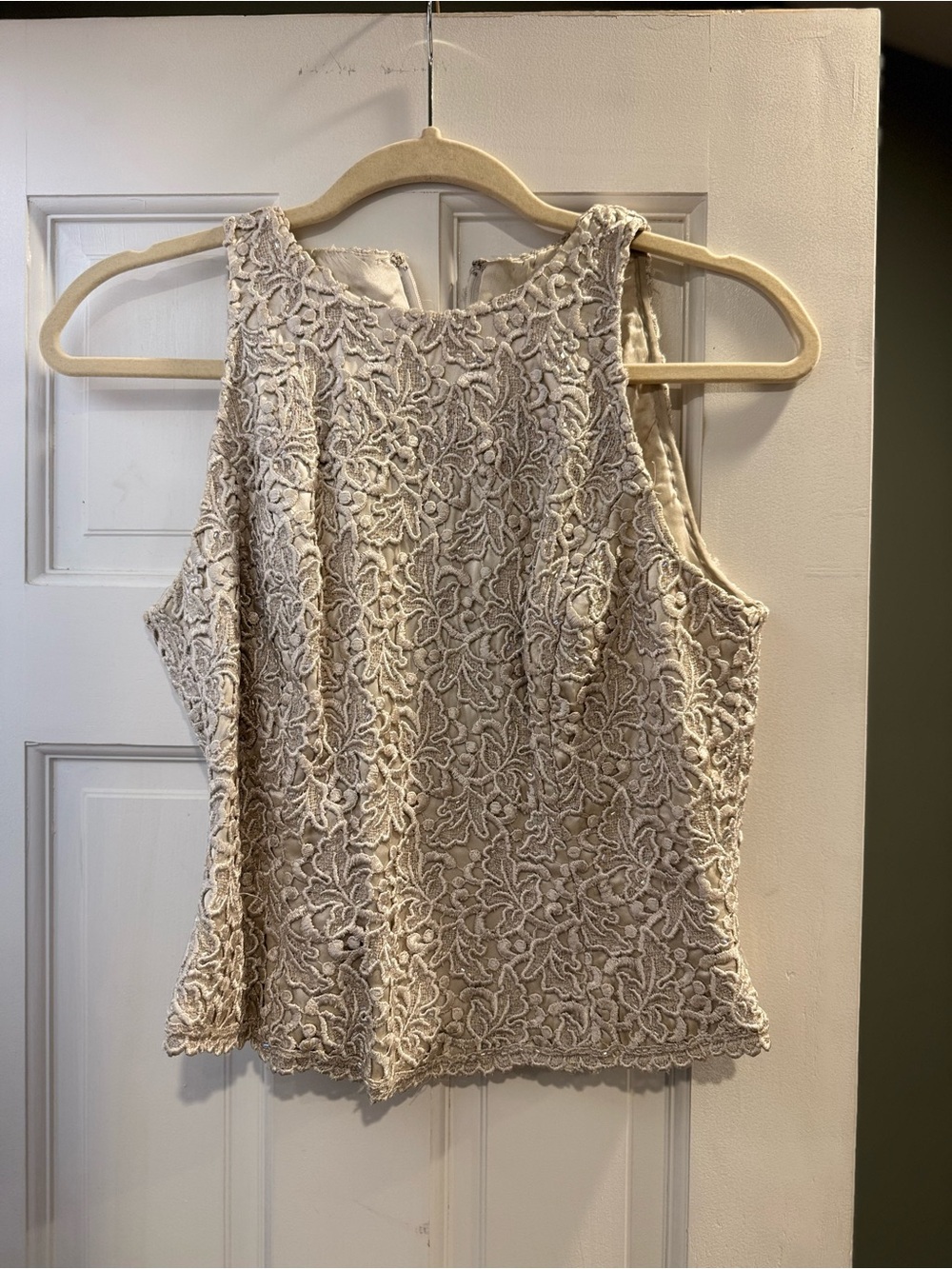 Carmen Marc Valvo vintage Cream Lace Sleeveless Shell Top size 4